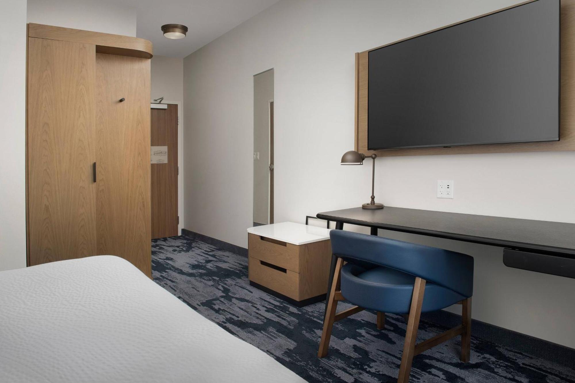 Fairfield Inn & Suites By Marriott Santa Rosa Rohnert Park Exterior photo