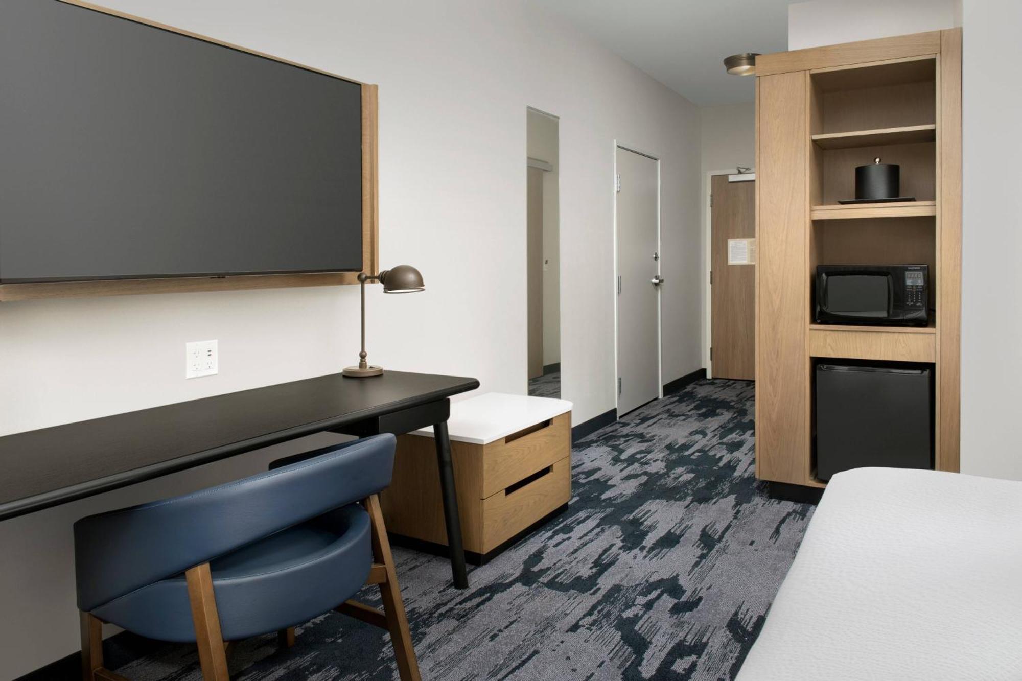 Fairfield Inn & Suites By Marriott Santa Rosa Rohnert Park Exterior photo