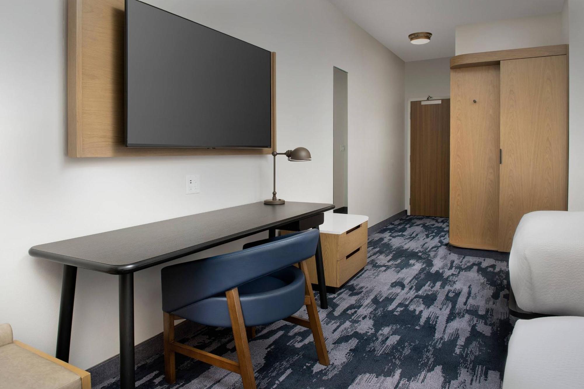 Fairfield Inn & Suites By Marriott Santa Rosa Rohnert Park Exterior photo