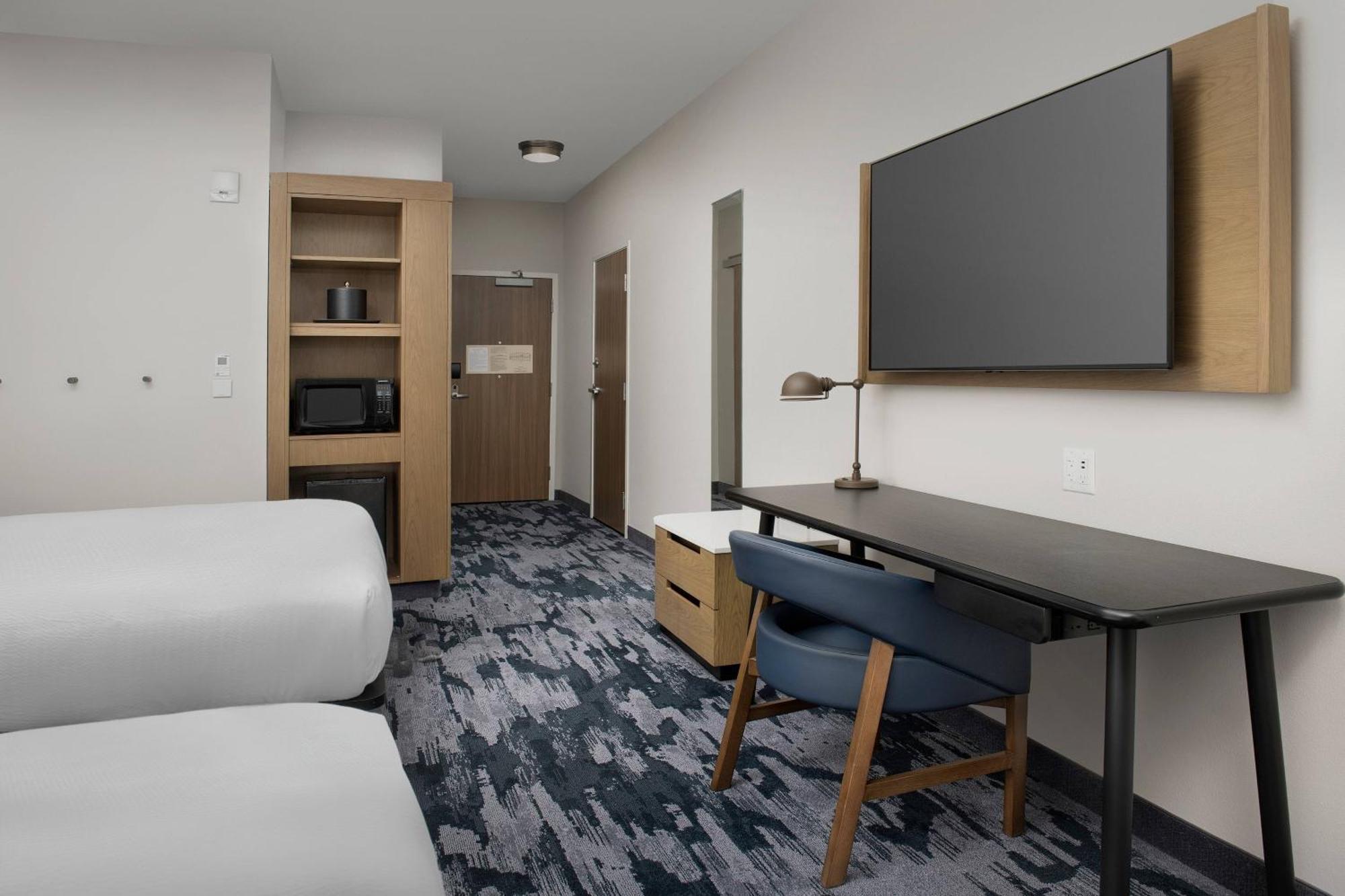 Fairfield Inn & Suites By Marriott Santa Rosa Rohnert Park Exterior photo