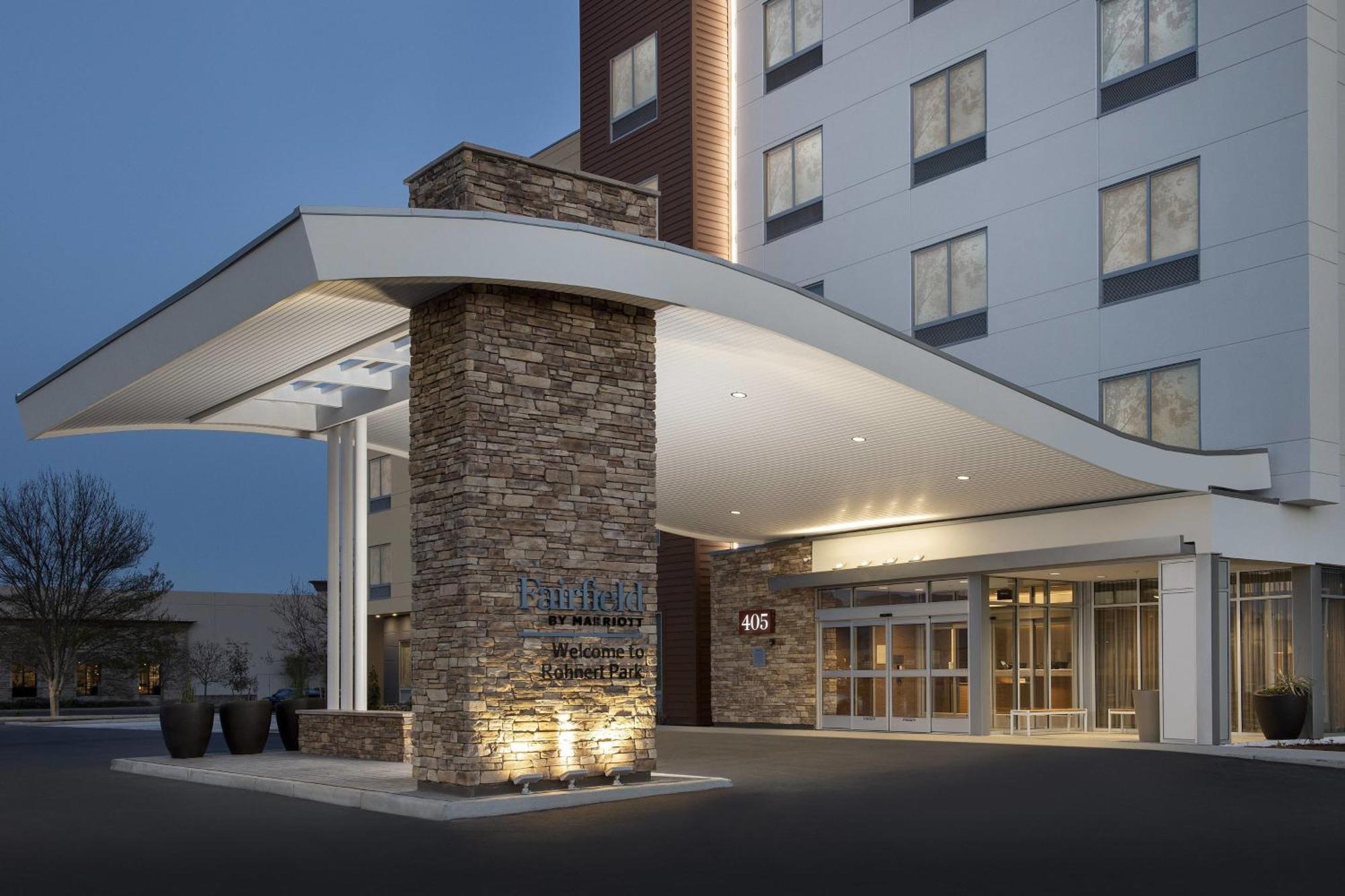 Fairfield Inn & Suites By Marriott Santa Rosa Rohnert Park Exterior photo